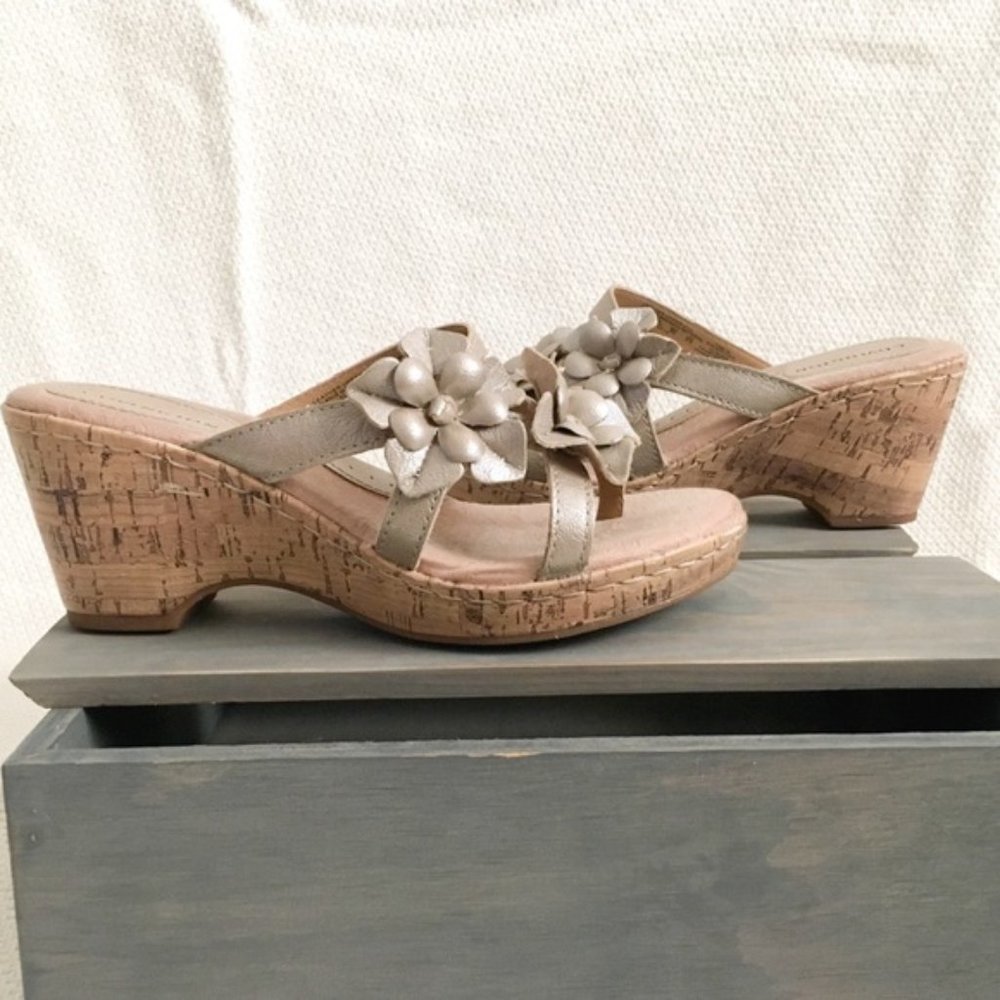 Covington wedge heel with flower straps